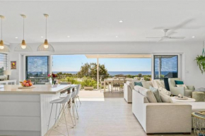 Coastal Luxury Beachfront Retreat, Forster
